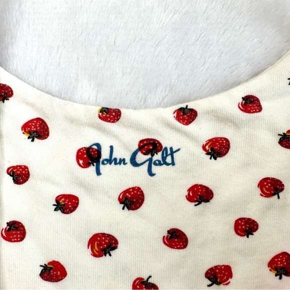 Brandy Melville John Galt Strawberry Print Cropped Tank Top / Bralette, One Size - Picture 3 of 3